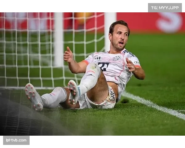 凯恩点射救主，拜仁平局暴露防守漏洞。